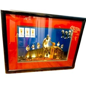 Rare Vintage Chicago Bulls 1991-93 Wood Framed Print Photo Signed by Schuth